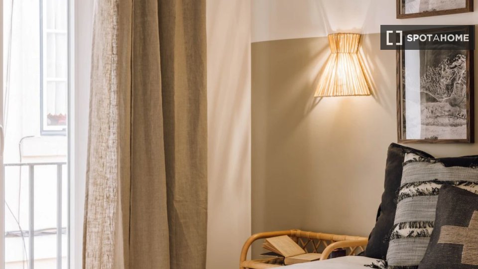 Apartment Lisbon, 1 bed — photo 13