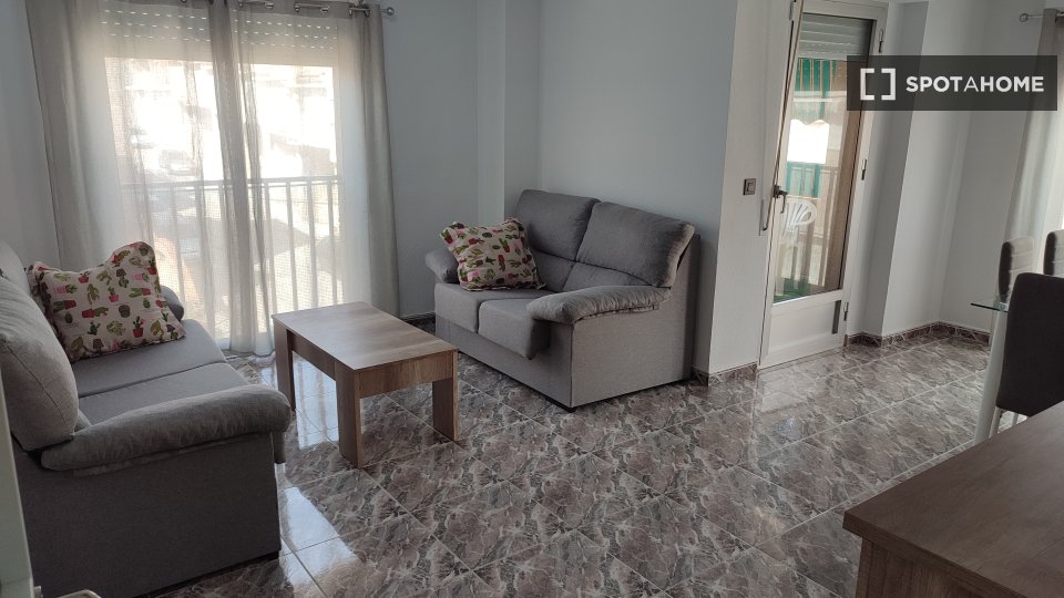 Piso de 3 dormitorios en alquiler en Mazarrón