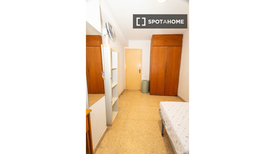 Double room Valencia, 4 beds — photo 11