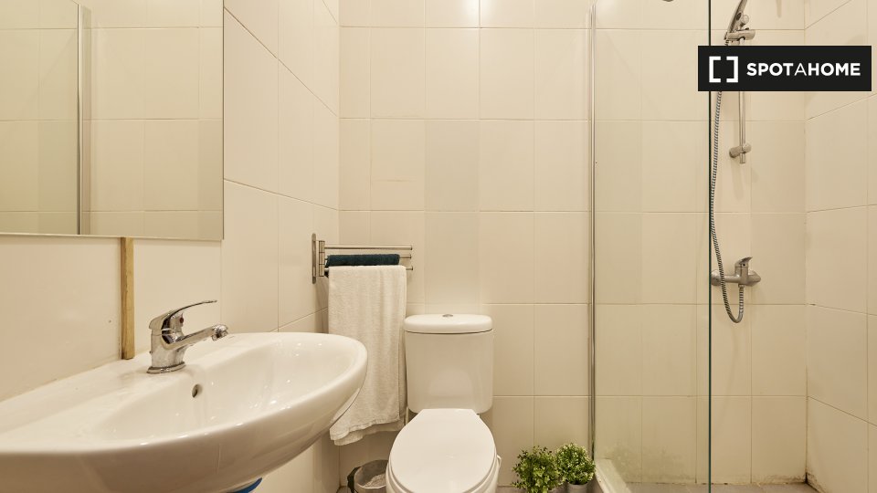 Double room Lisbon, 11 beds — photo 15
