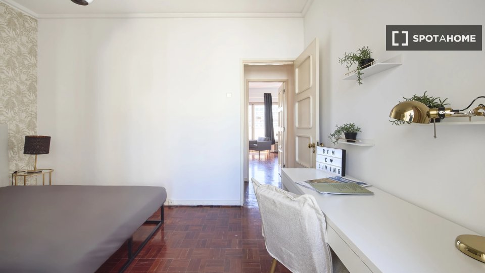Double room Lisbon, 7 beds — photo 4