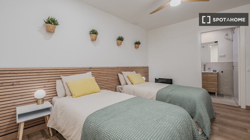 Double room Barcelona, 6 beds, 120m² — photo 72