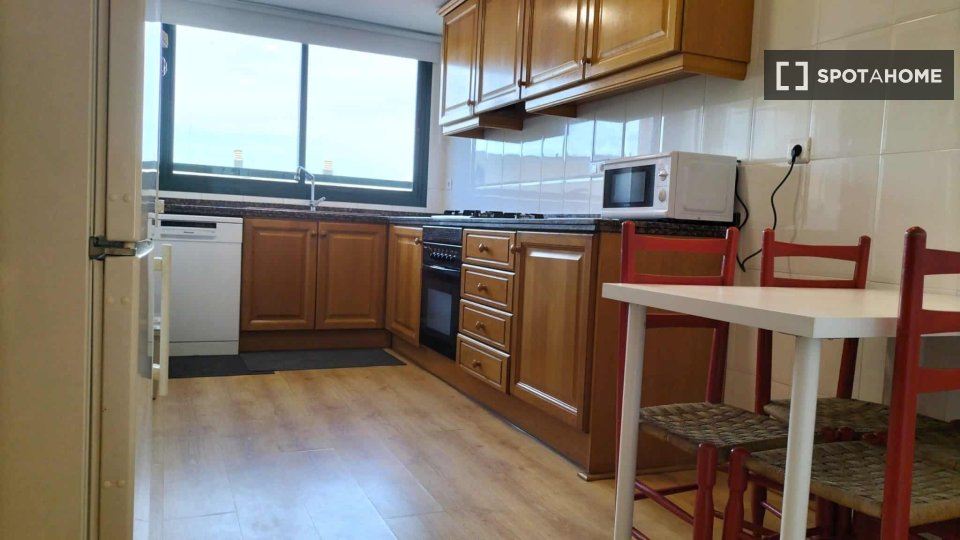 Double room Valencia, 3 beds — photo 19