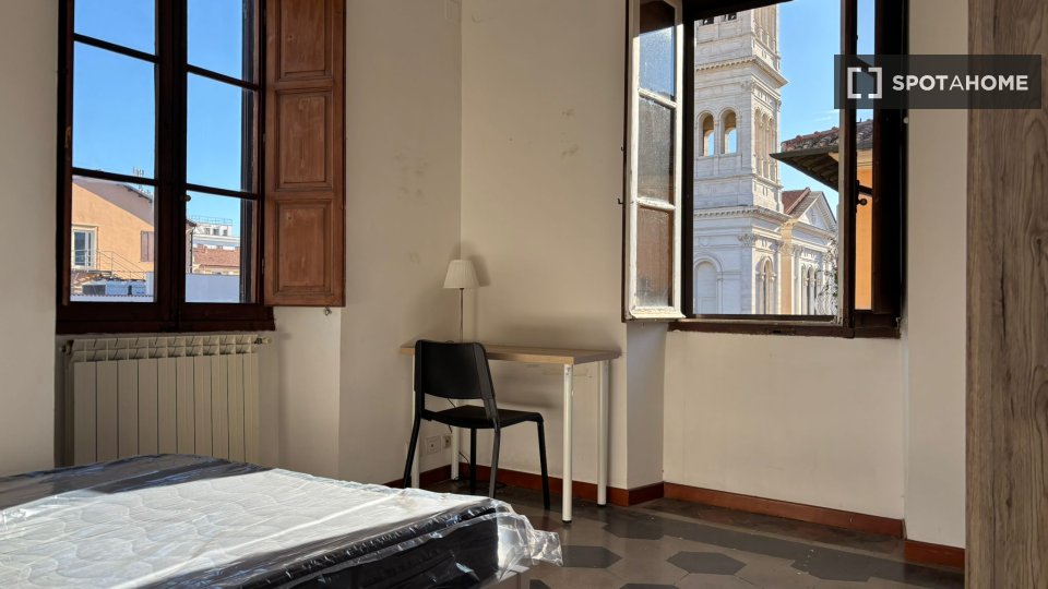 Double room Rome, 3 beds — photo 12