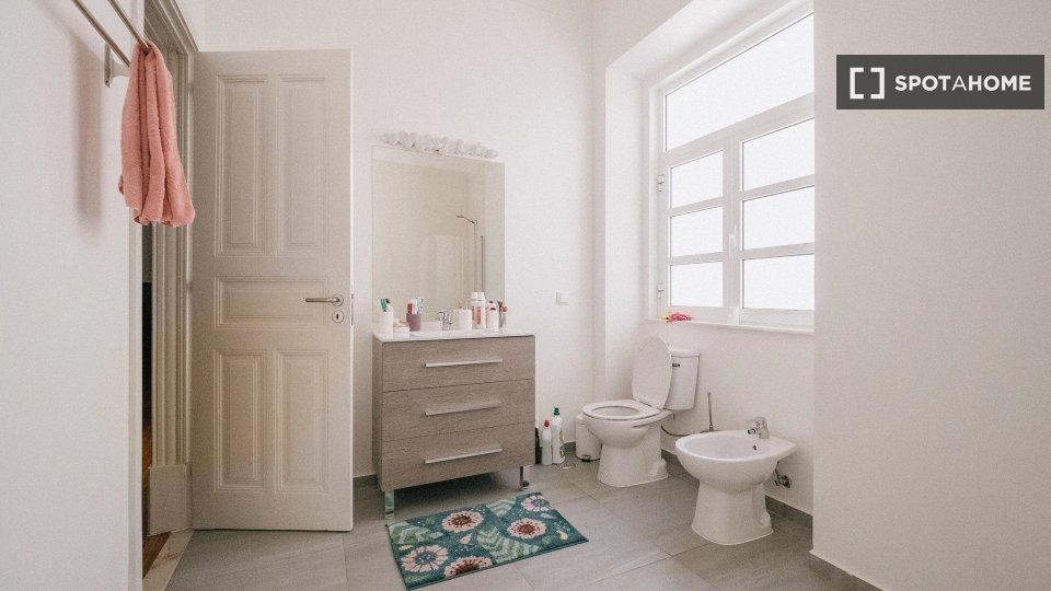 Double room Lisbon, 7 beds — photo 9