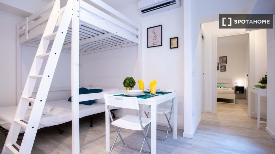 Apartment Milan, 1 bed — photo 17