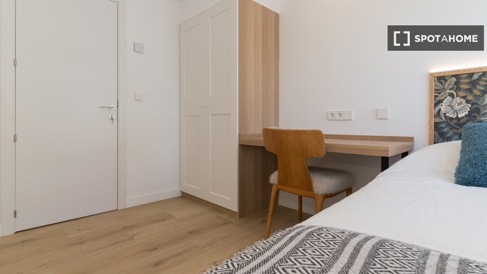 Double room Madrid, 6 beds — photo 10