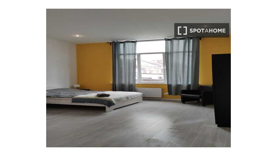 Double room Brussels, 9 beds — photo 8
