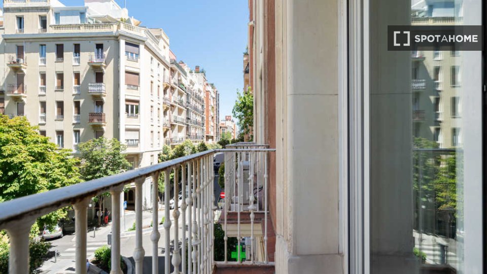 Double room Madrid, 7 beds — photo 36