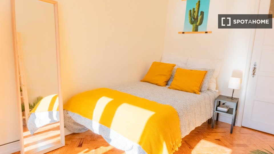 Double room Lisbon, 7 beds — photo 11