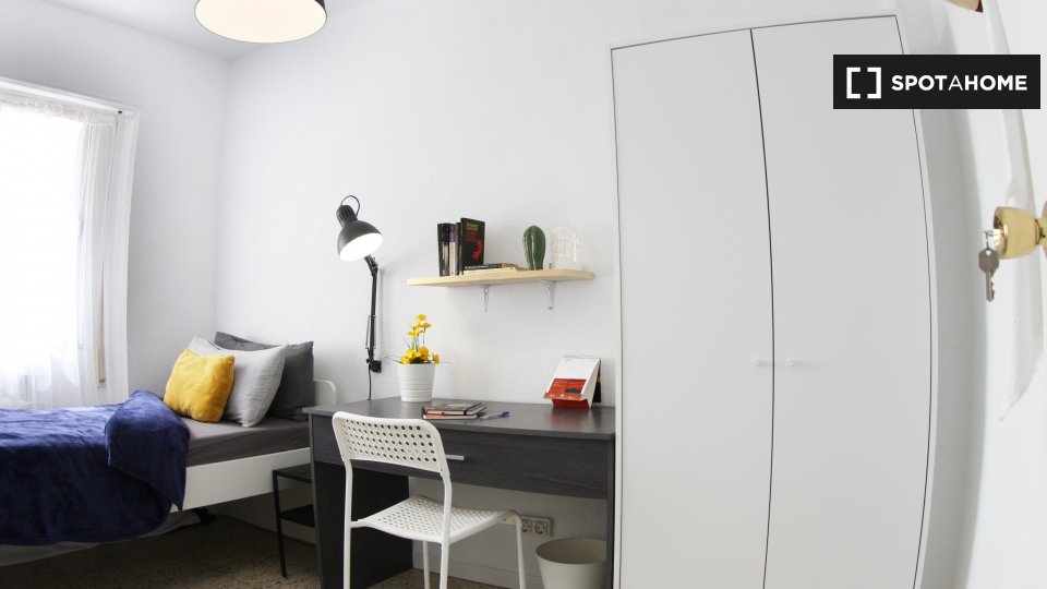 Double room Madrid, 5 beds, 100m² — photo 5