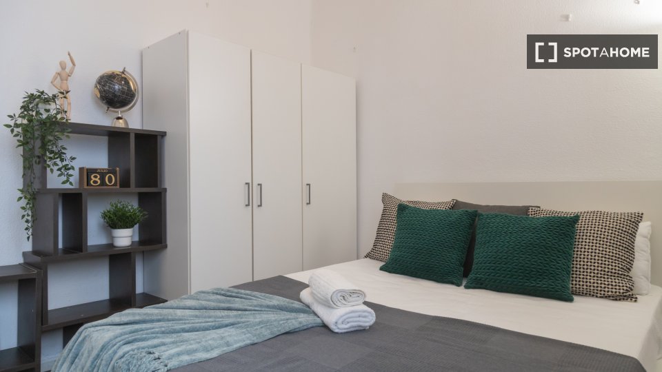 Double room Madrid, 7 beds, 100m² — photo 38