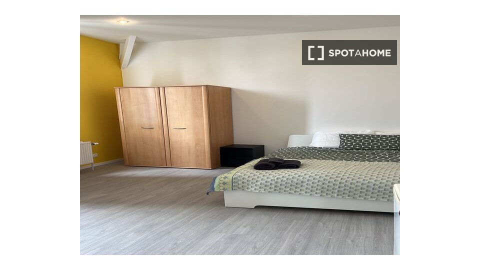 Double room Brussels, 9 beds — photo 2