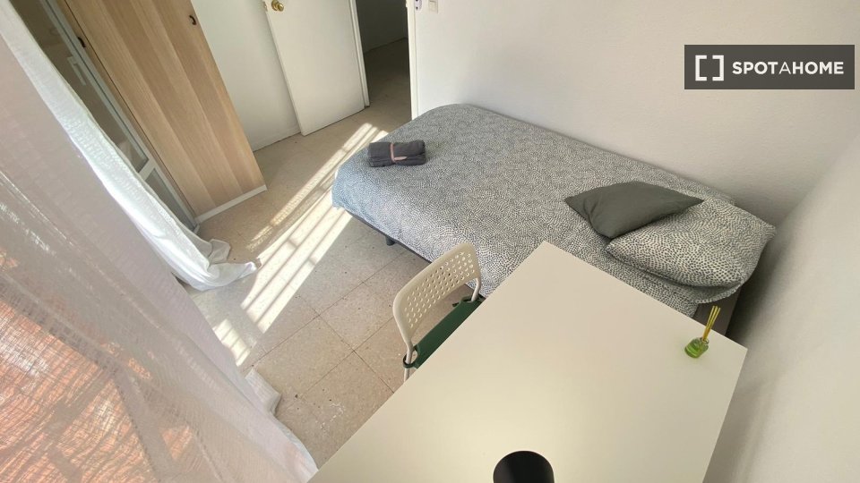 Double room Madrid, 5 beds — photo 17