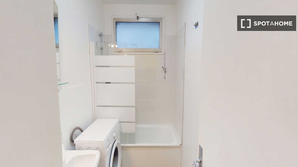 Double room Paris, 4 beds, 80m² — photo 1