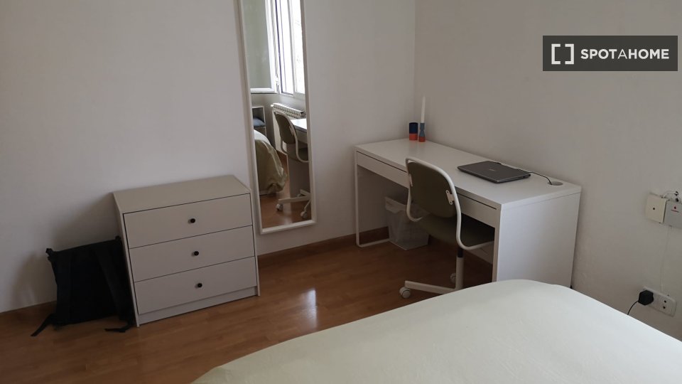 Double room Madrid, 4 beds — photo 3