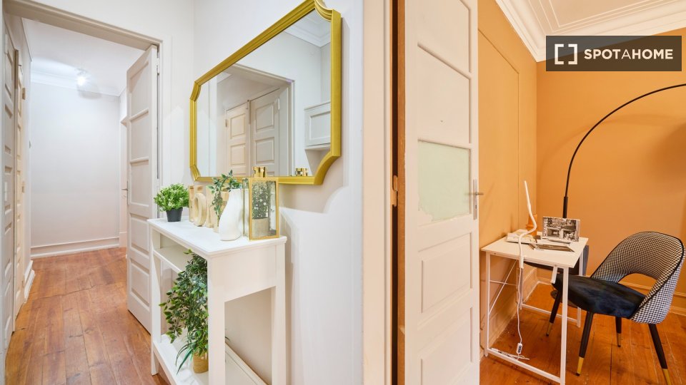 Double room Lisbon, 4 beds — photo 56
