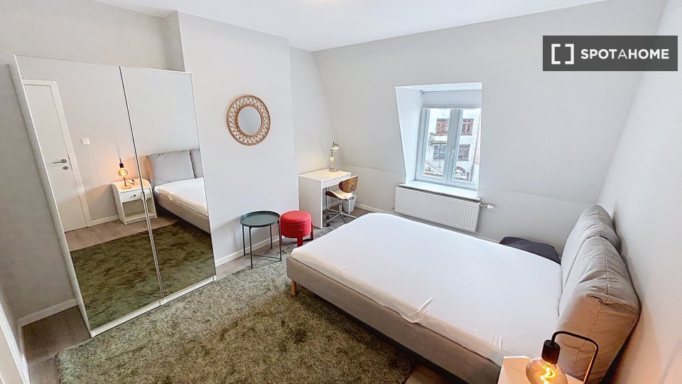 Double room Brussels, 5 beds — photo 63