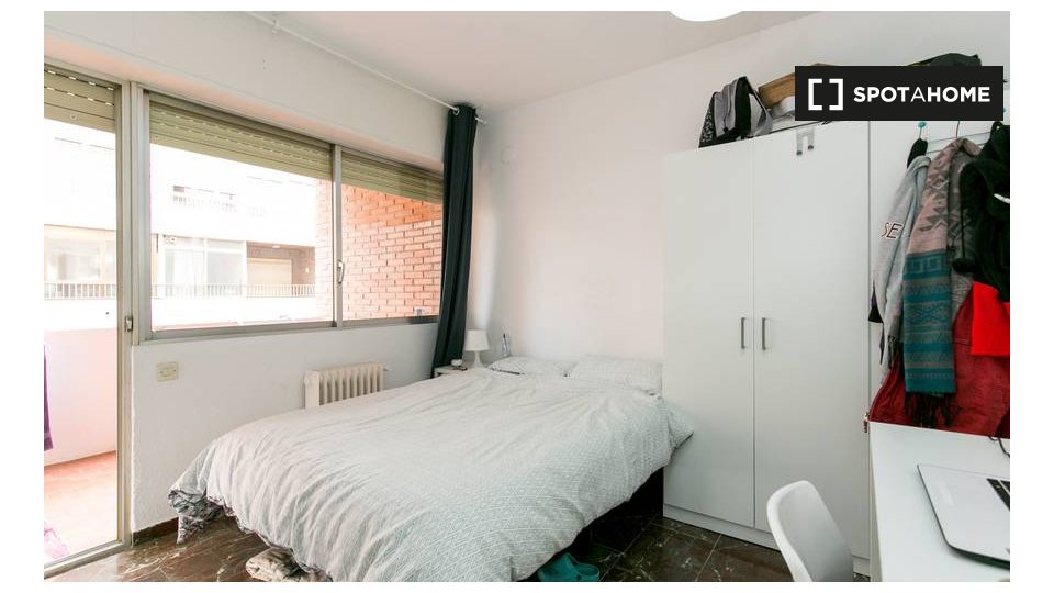 Double room Granada, 5 beds, 120m² — photo 1