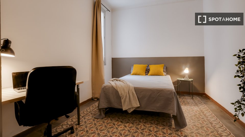 Double room Barcelona, 6 beds, 100m² — photo 2
