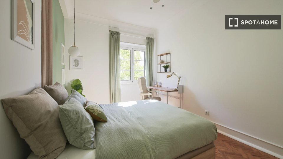 Double room Lisbon, 6 beds — photo 13