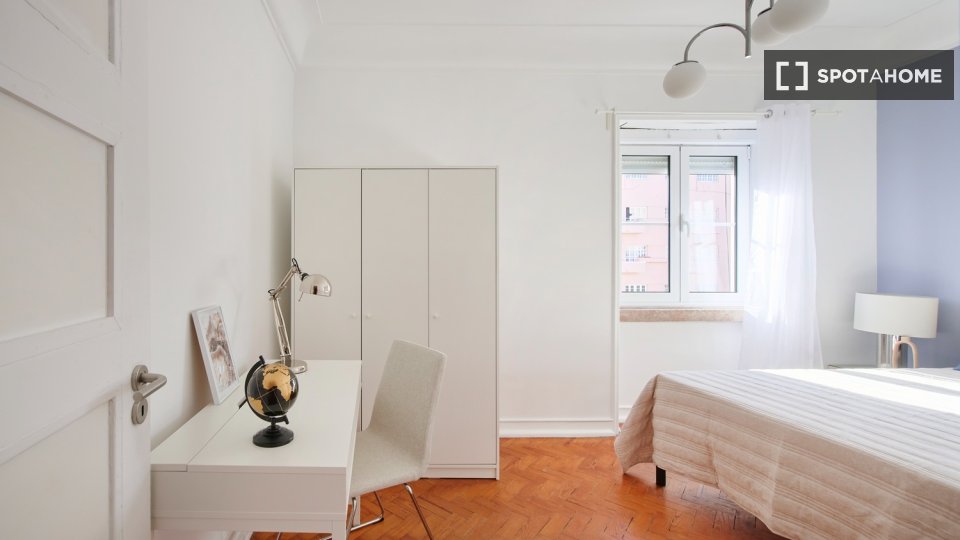 Double room Lisbon, 6 beds — photo 21