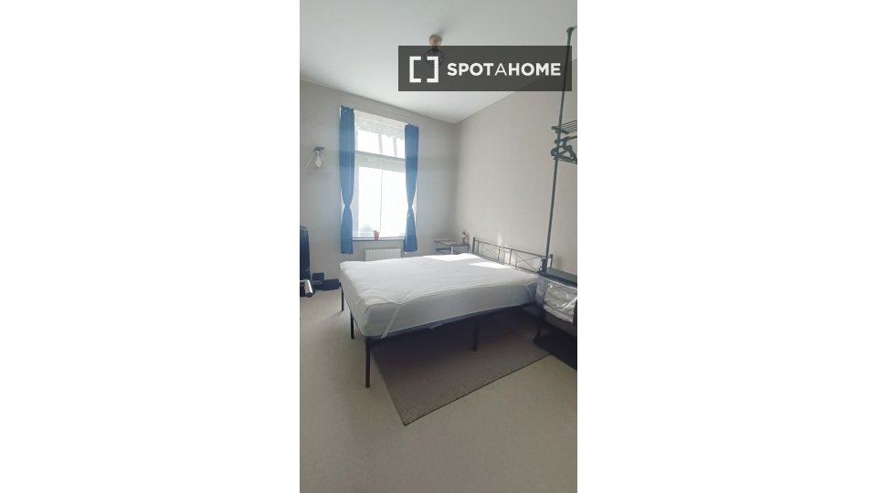 Double room Brussels, 3 beds, 120m² — photo 8