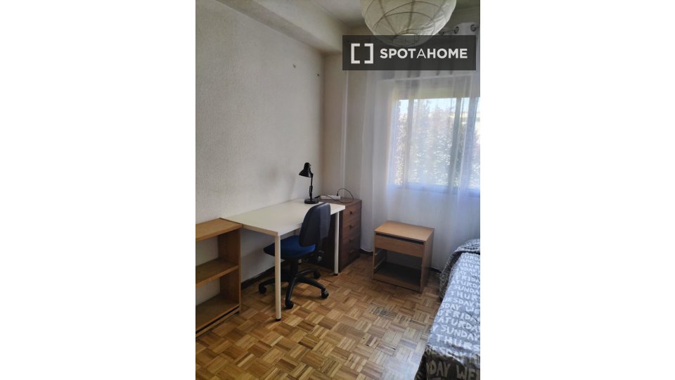 Habitación en piso compartido en alquiler en Ventas, Madrid