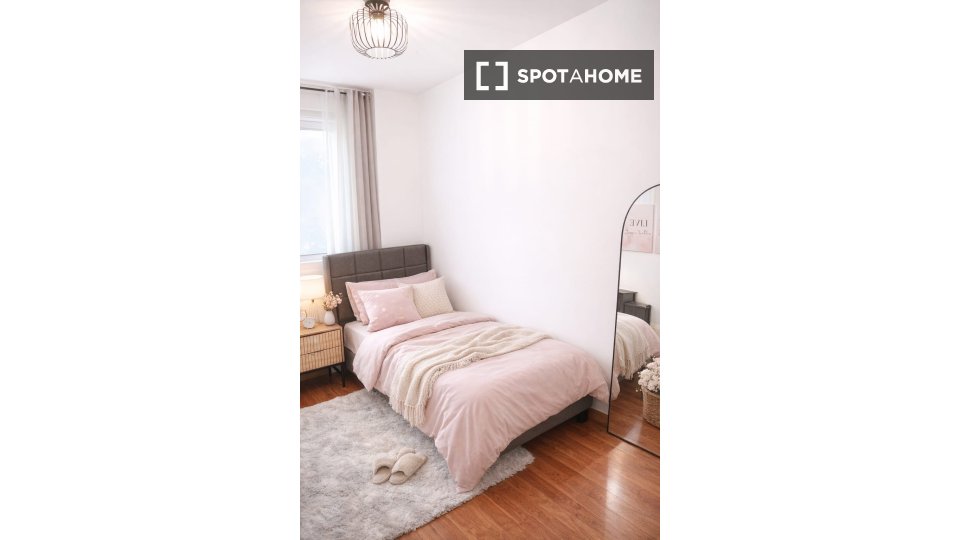 Double room Barcelona, 4 beds, 90m² — photo 18