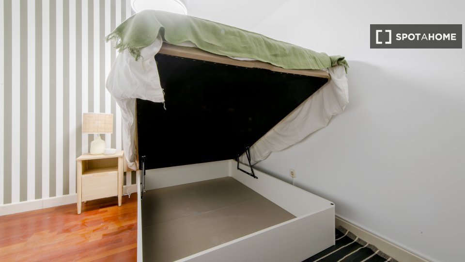 Double room Madrid, 8 beds — photo 13