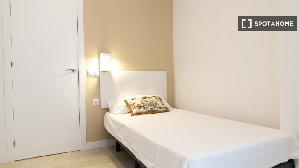 Apartment Madrid, 2 beds, 65m² — photo 12