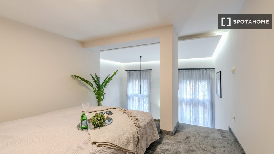 Apartment Budapest, 2 beds, 90m² — photo 1