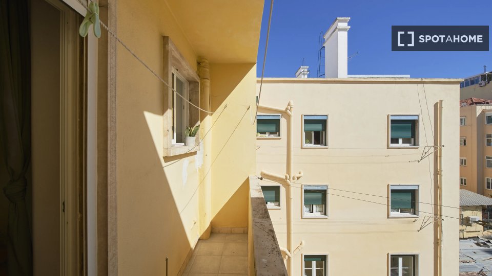Double room Lisbon, 6 beds — photo 12