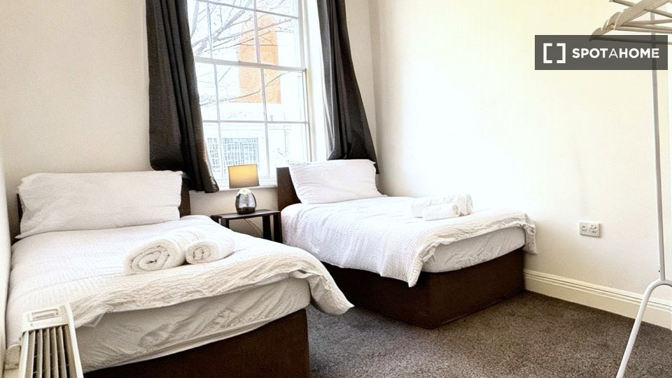 Apartment London, 2 beds — photo 29