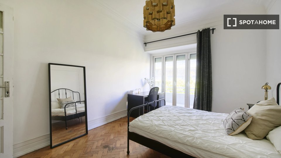 Double room Lisbon, 9 beds — photo 2