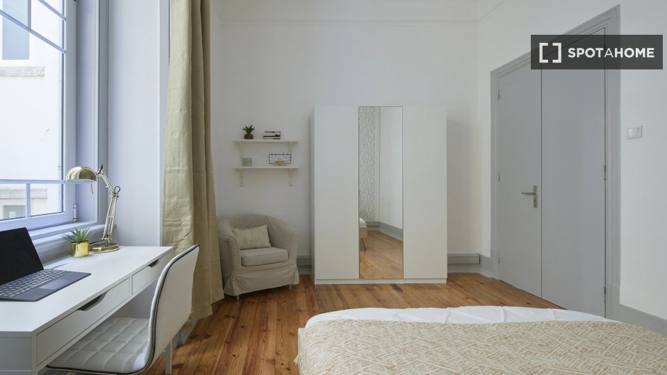 Double room Lisbon, 10 beds — photo 16
