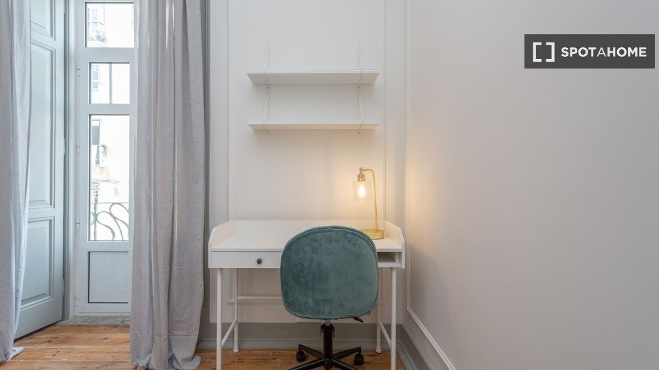 Double room Lisbon, 6 beds — photo 8