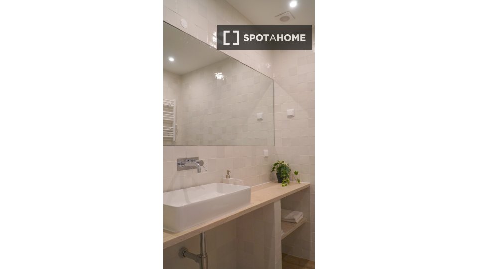 Apartment Lisbon, 3 beds, 135m² — photo 7