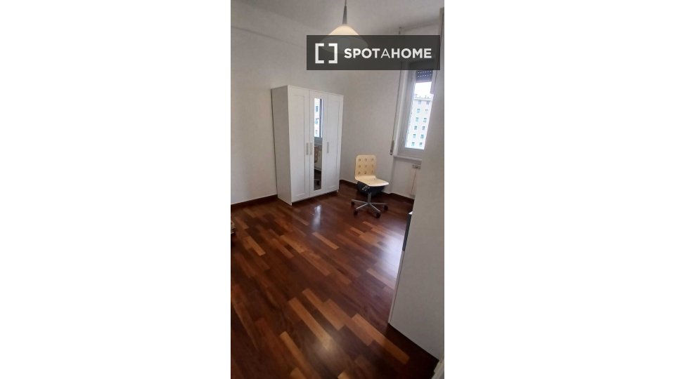Double room Genoa, 4 beds — photo 4