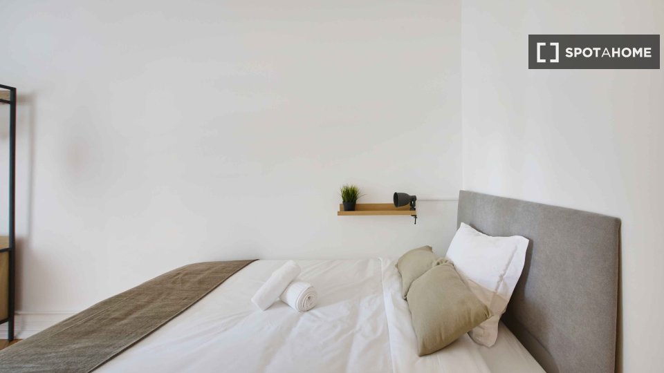 Double room Lisbon, 7 beds — photo 36