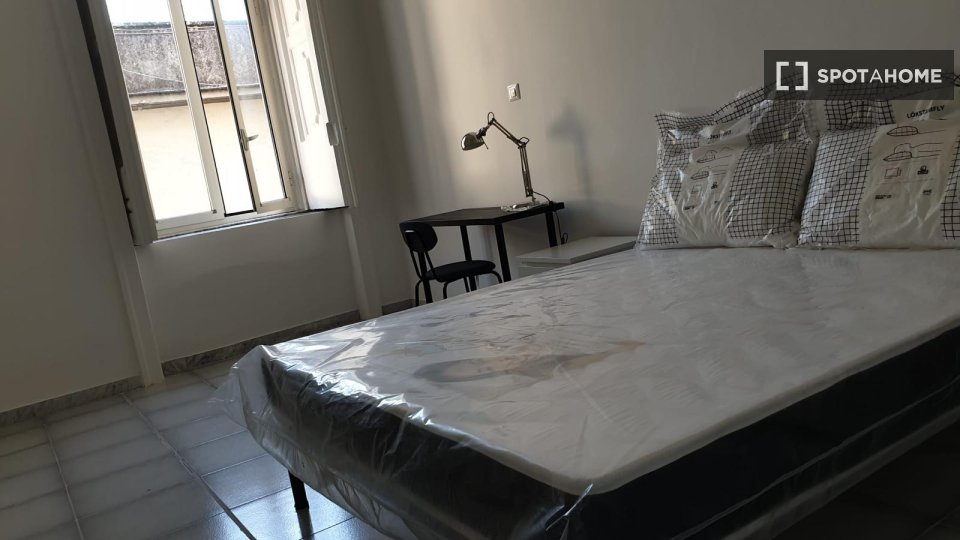 Double room Naples, 3 beds — photo 10