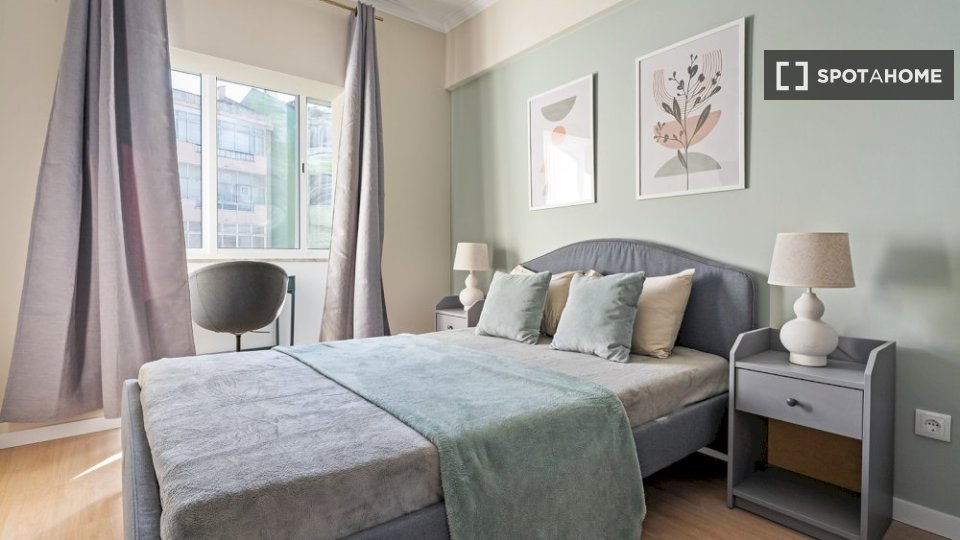 Double room Lisbon, 6 beds — photo 1