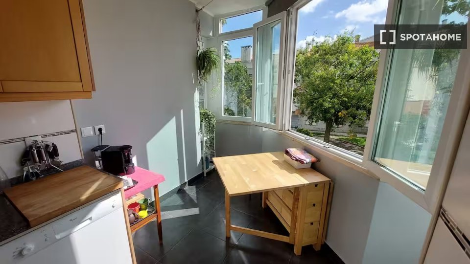 Apartment Lisbon, 2 beds, 78m² — photo 12