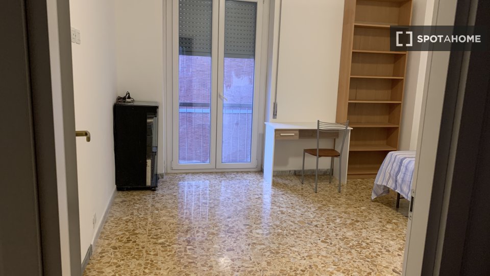 Double room Rome, 3 beds — photo 6