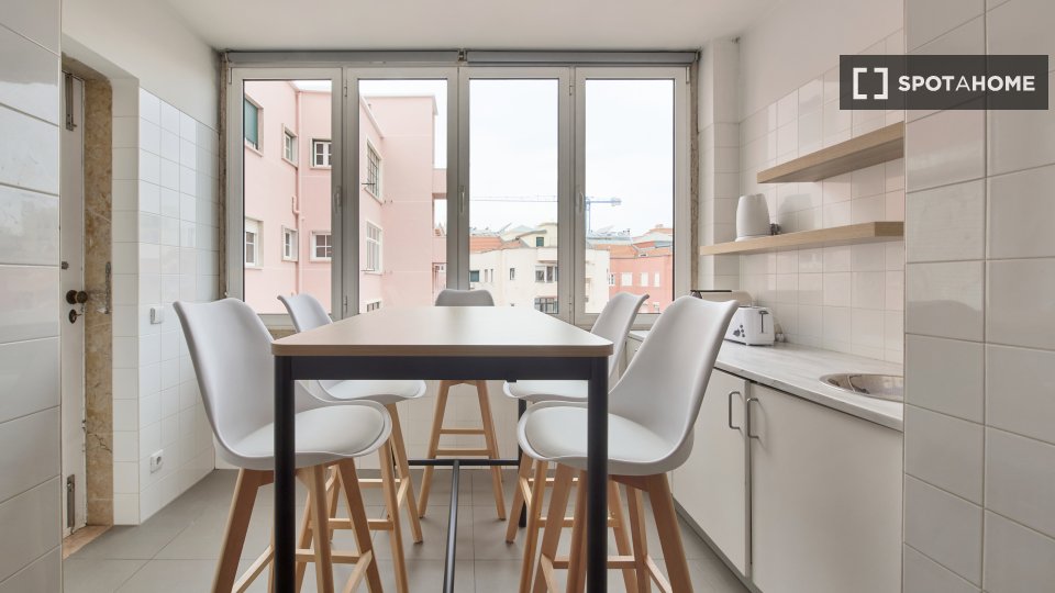 Double room Lisbon, 9 beds — photo 29