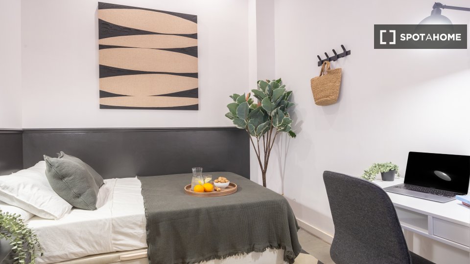 Double room Barcelona, 16 beds, 380m² — photo 3