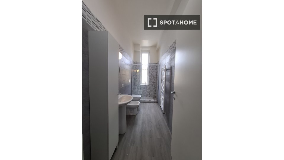 Double room Milan, 3 beds, 70m² — photo 10