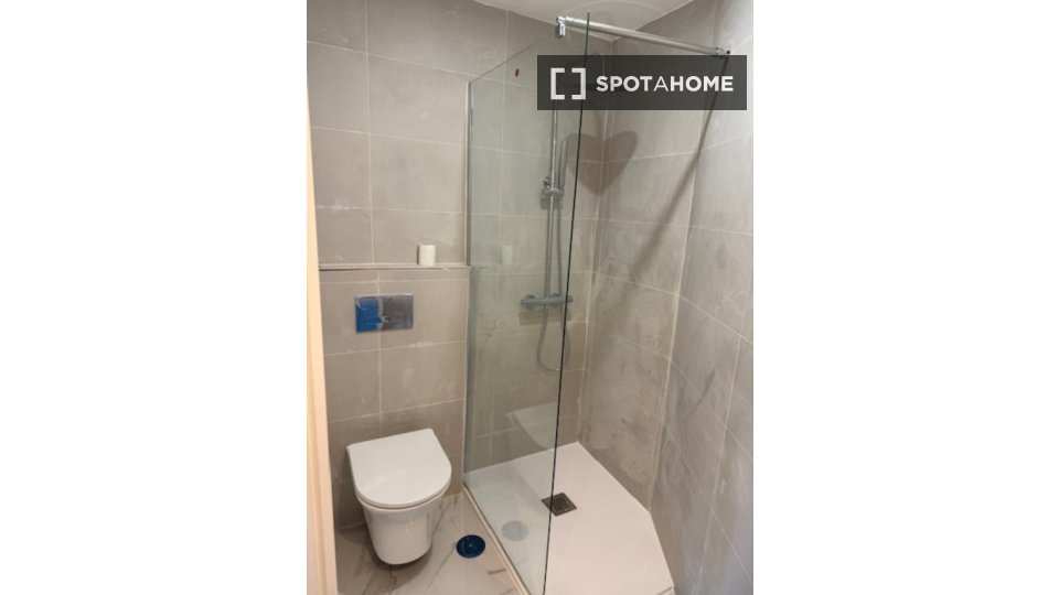 Double room Lisbon, 2 beds — photo 6