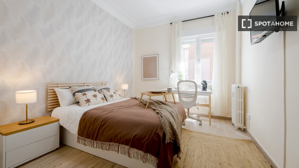 Double room Madrid, 7 beds, 200m² — photo 6