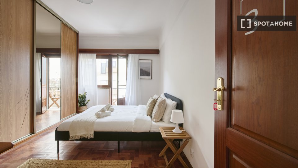 Double room Lisbon, 4 beds — photo 18